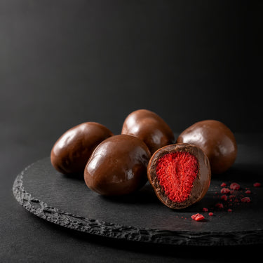 Translation missing: de.Gefriergetrocknete Erdbeeren in Vollmilchschokolade