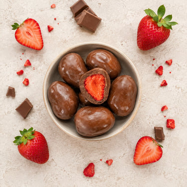 Translation missing: de.Gefriergetrocknete Erdbeeren in Vollmilchschokolade