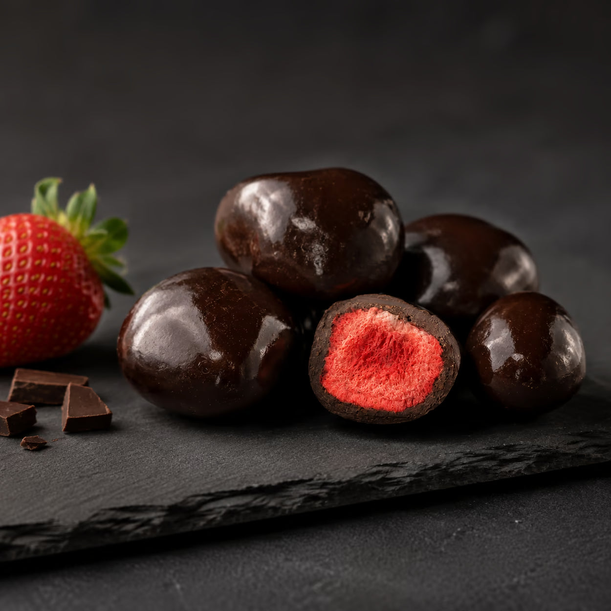 Gefriergetrocknete Erdbeeren in Zartbitterschokolade